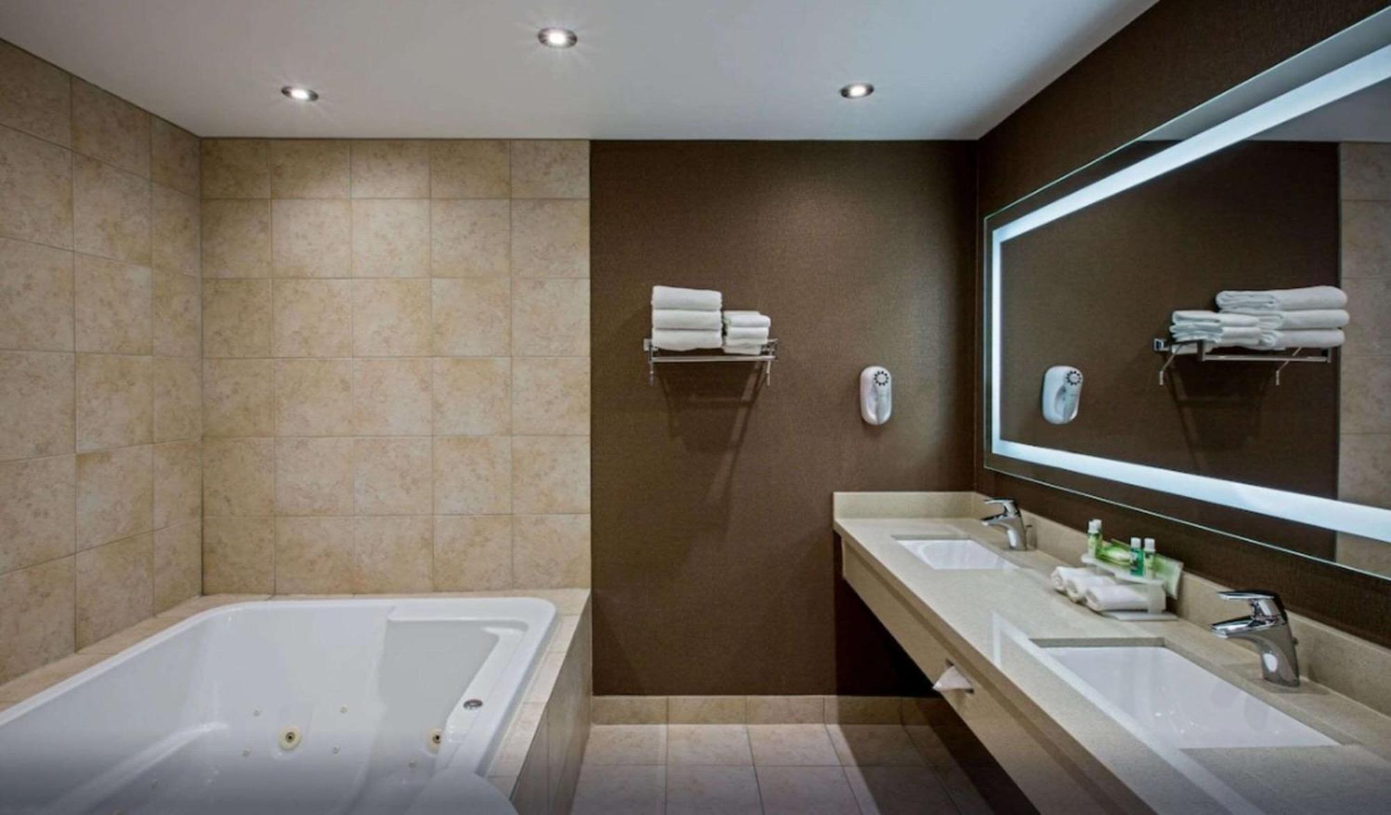 Quality Inn & Suites Regina Downtown Ngoại thất bức ảnh